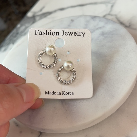 Elegant Earrings From Korea/Hong Kong Bundle - Picture 2 of 14